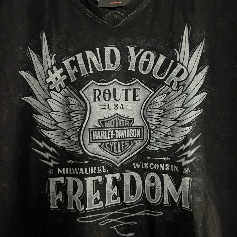 NWT Harley-Davidson Women's Distressed Black Freedom V Neck Tee size XL - Picture 2 of 5